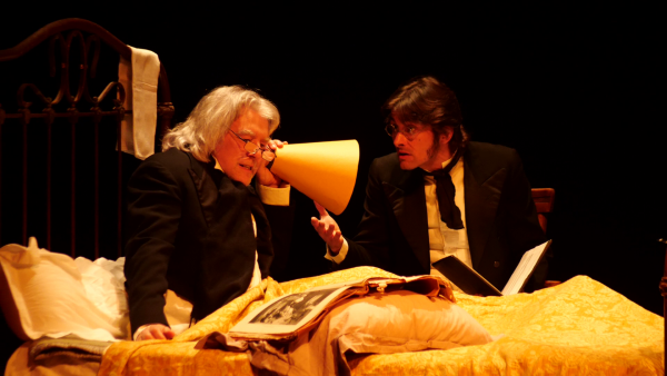 Alain Carré et Dejan Nikolic interprétant Betthoven et Schubert dans la pièce Postscriptum 1826 produite par le Quatuor Terpsycordes